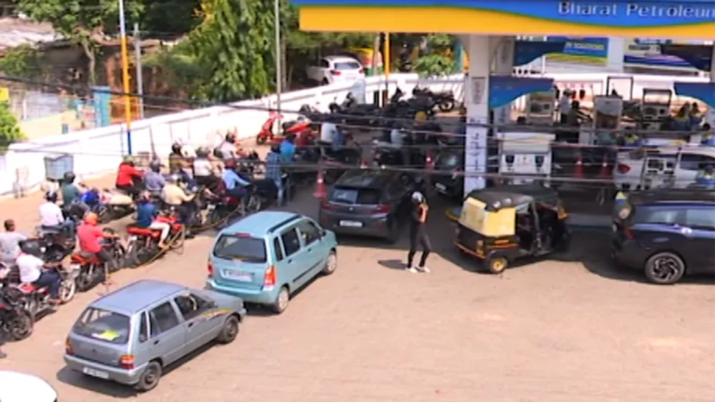 Diesel Crosses Rs 100 in Bhubaneswar